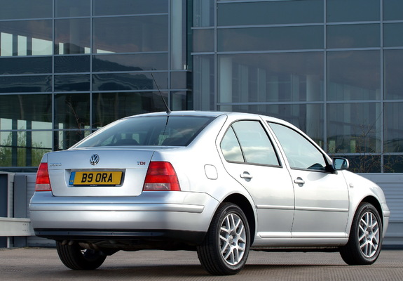 Pictures of Volkswagen Bora UK-spec 1998–2005