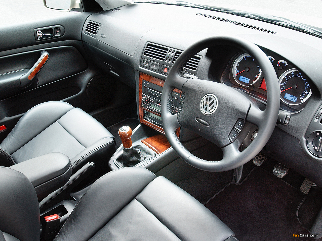 Volkswagen Bora UK-spec 1998–2005 pictures (1280 x 960)