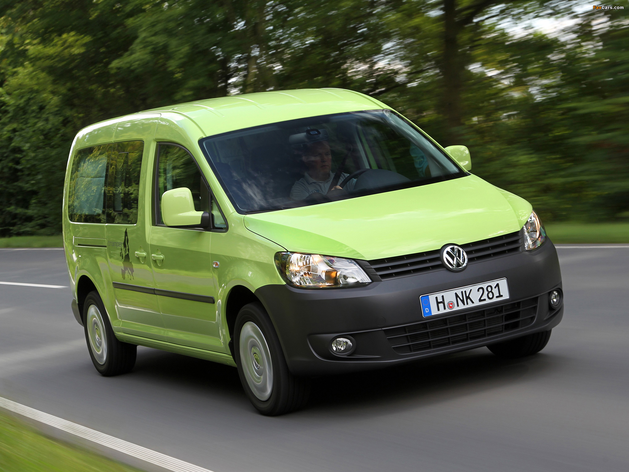 Images of Volkswagen Caddy Tramper Maxi (Type 2K) 2010 (2048 x 1536)