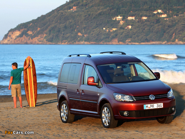 Images of Volkswagen Caddy (Type 2K) 2010 (640 x 480)