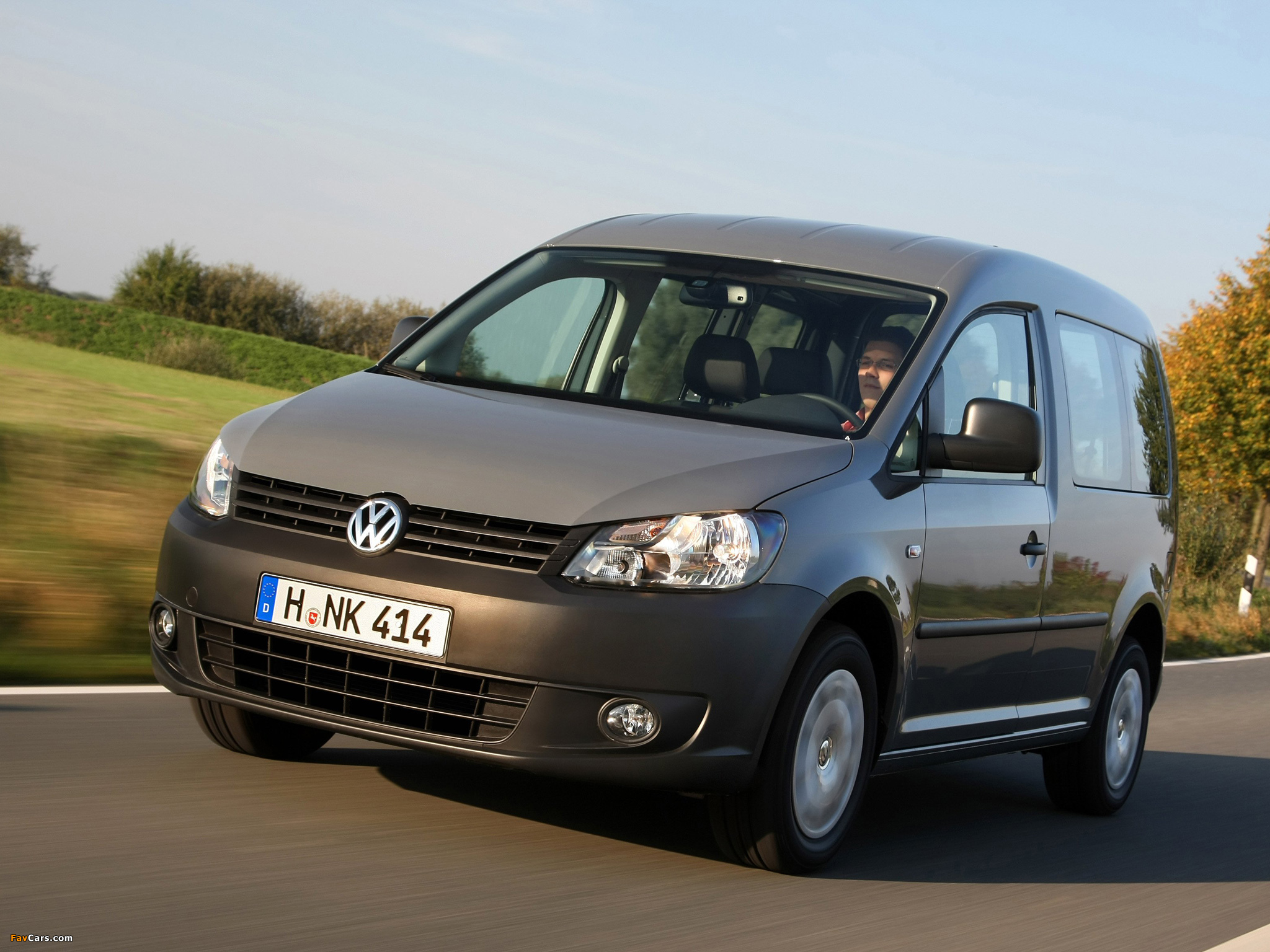 Images of Volkswagen Caddy EcoFuel (Type 2K) 2010 (2048 x 1536)