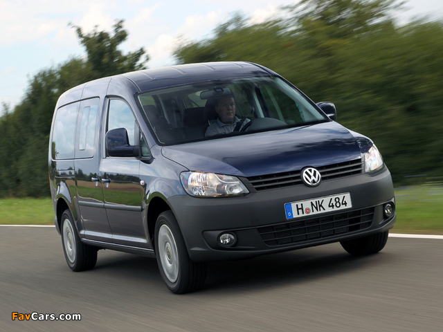 Images of Volkswagen Caddy Maxi Comfortline (Type 2K) 2010 (640 x 480)
