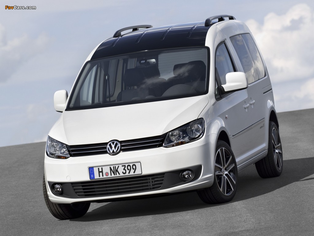 Images of Volkswagen Caddy Edition 30 (Type 2K) 2011 (1024 x 768)