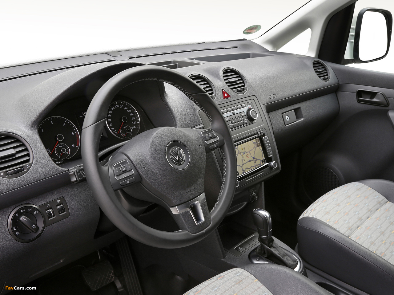 Images of Volkswagen Caddy Kasten Edition 30 (Type 2K) 2011 (1280 x 960)