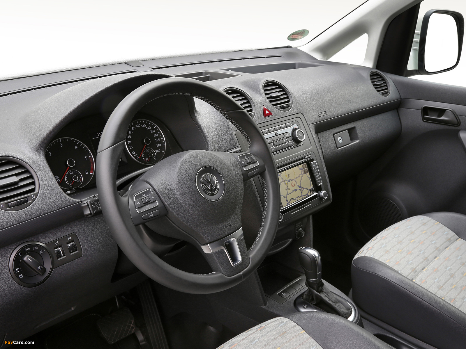 Images of Volkswagen Caddy Kasten Edition 30 (Type 2K) 2011 (1600 x 1200)