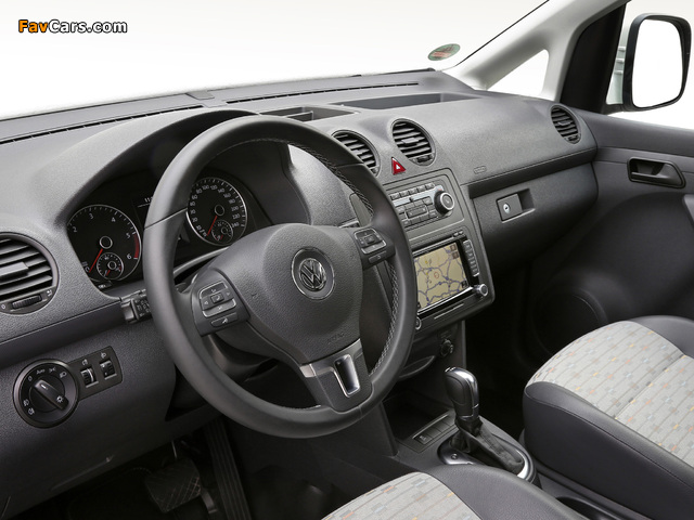 Images of Volkswagen Caddy Kasten Edition 30 (Type 2K) 2011 (640 x 480)