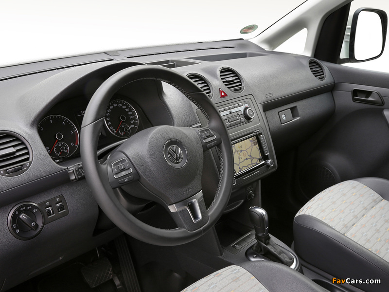 Images of Volkswagen Caddy Kasten Edition 30 (Type 2K) 2011 (800 x 600)