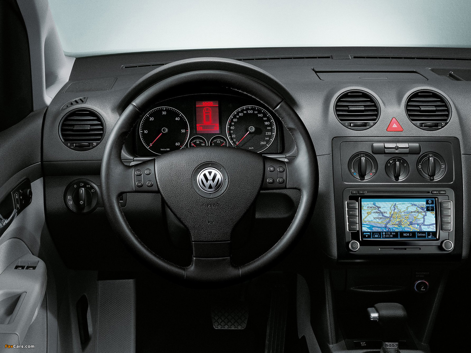 Photos of Volkswagen Caddy Maxi Life (Type 2K) 2007–10 (1600 x 1200)
