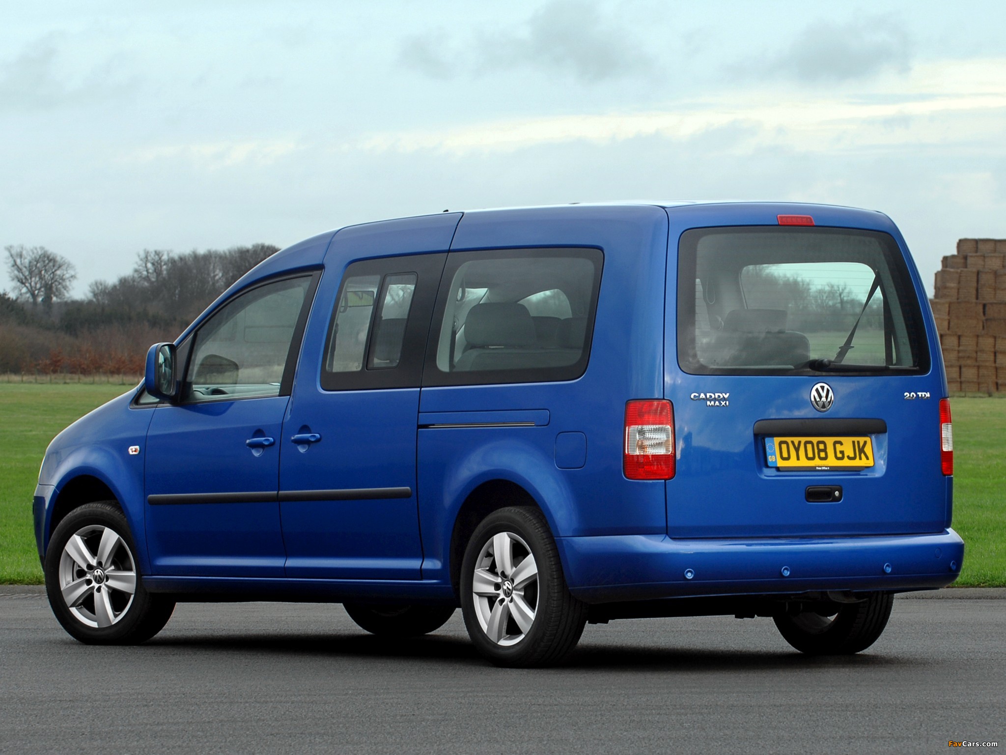 Photos of Volkswagen Caddy Maxi Life UK-spec (Type 2K) 2007–10 (2048 x 1536)