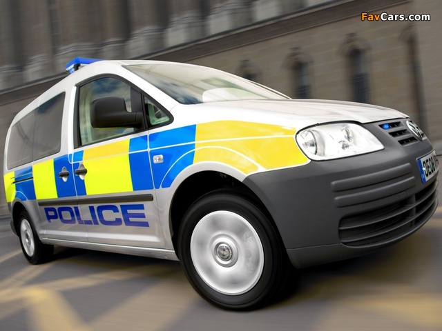 Photos of Volkswagen Caddy Maxi Police (Type 2K) 2007–10 (640 x 480)