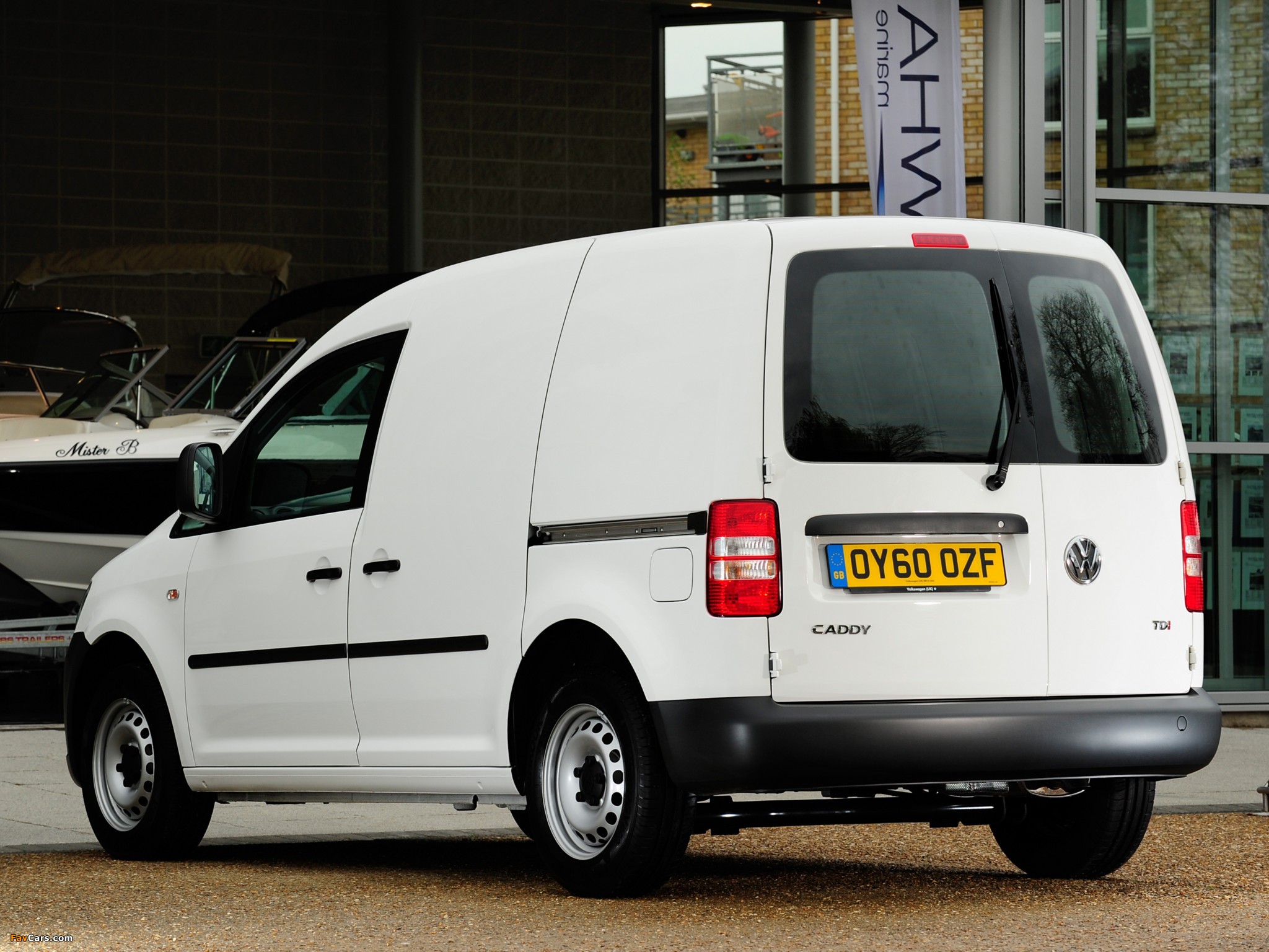 Photos of Volkswagen Caddy Kasten UK-spec (Type 2K) 2010 (2048 x 1536)