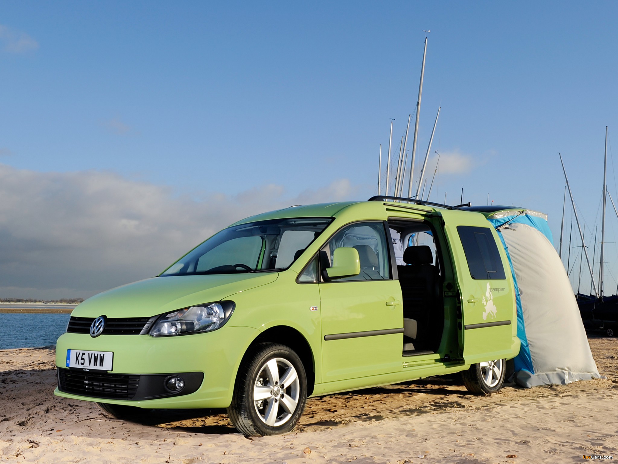 Photos of Volkswagen Caddy Camper UK-spec (Type 2K) 2013 (2048 x 1536)
