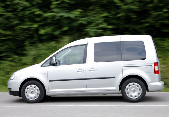Pictures of Volkswagen Caddy Life BlueMotion (Type 2K) 2004–10