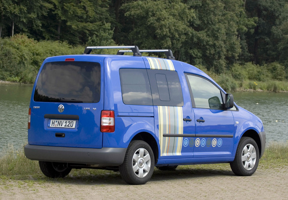Pictures of Volkswagen Caddy Tramper (Type 2K) 2004–10
