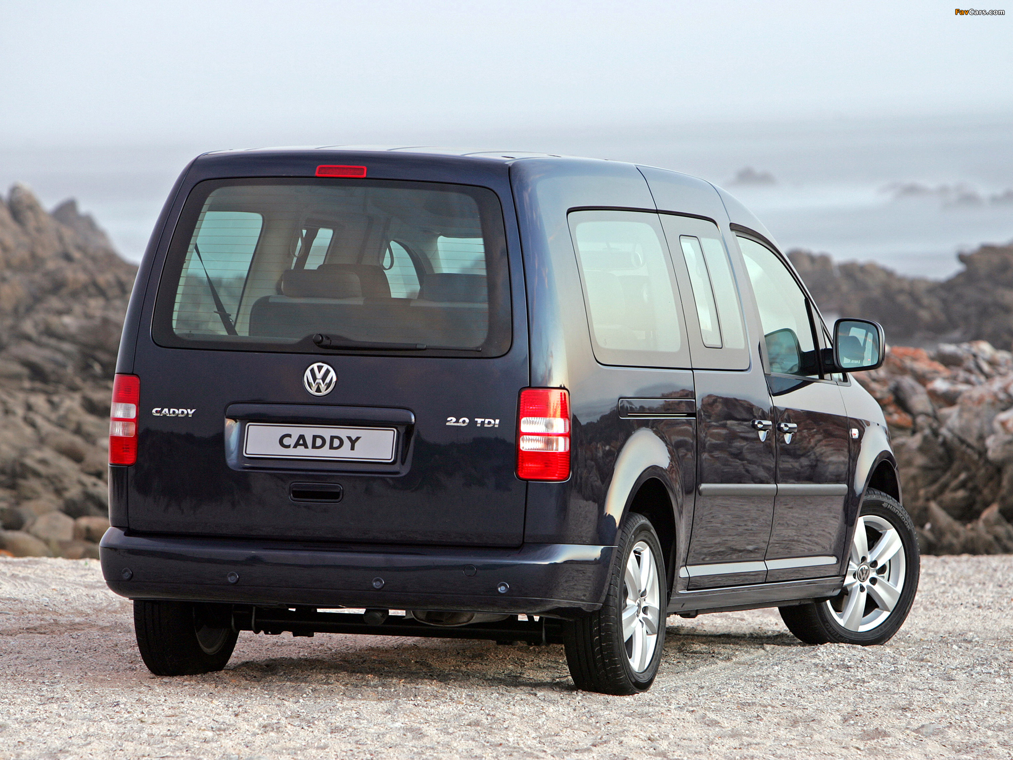 Pictures of Volkswagen Caddy Maxi ZA-spec (Type 2K) 2010 (2048 x 1536)