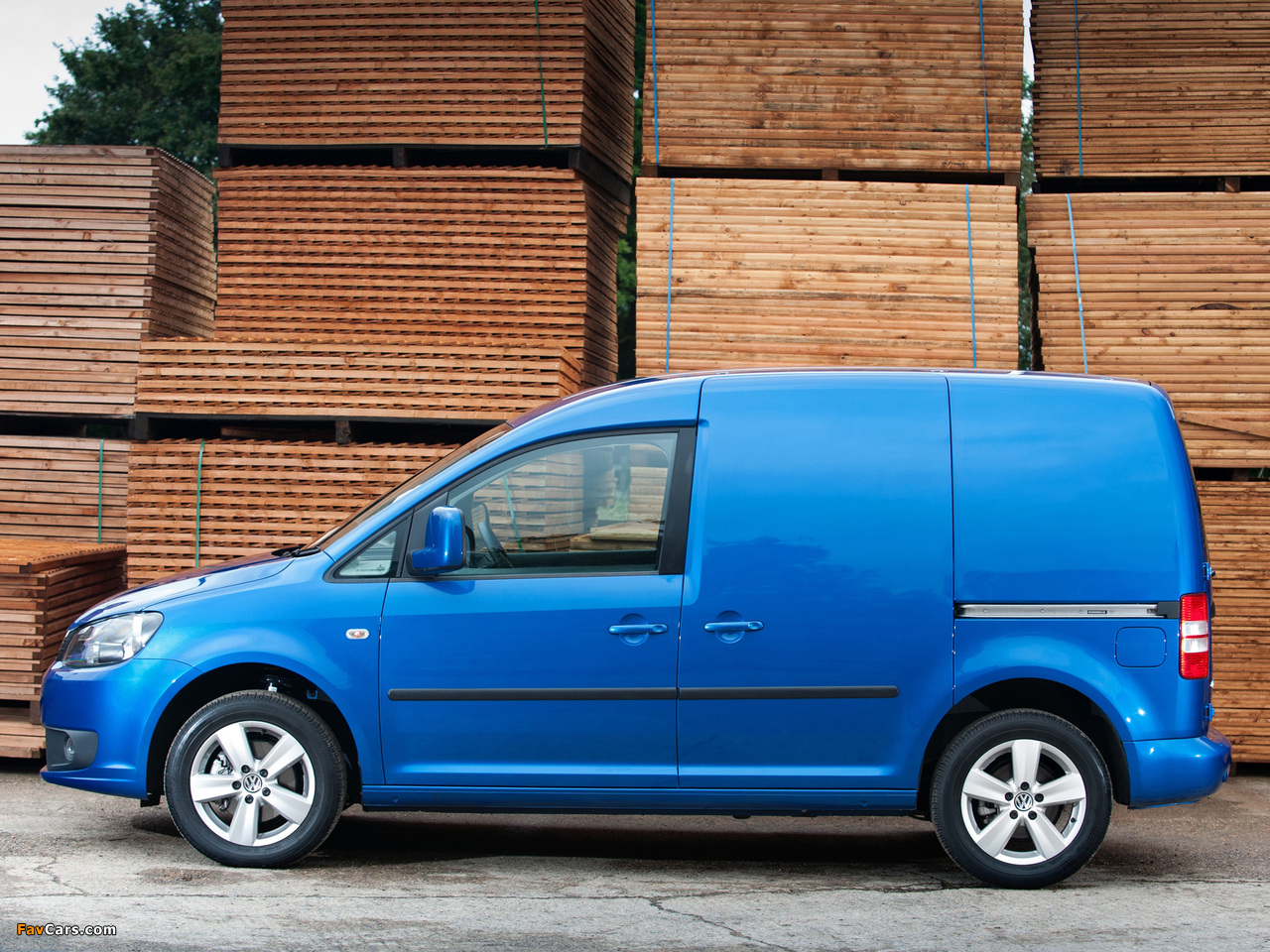 Pictures of Volkswagen Caddy Kasten UK-spec (Type 2K) 2010 (1280 x 960)