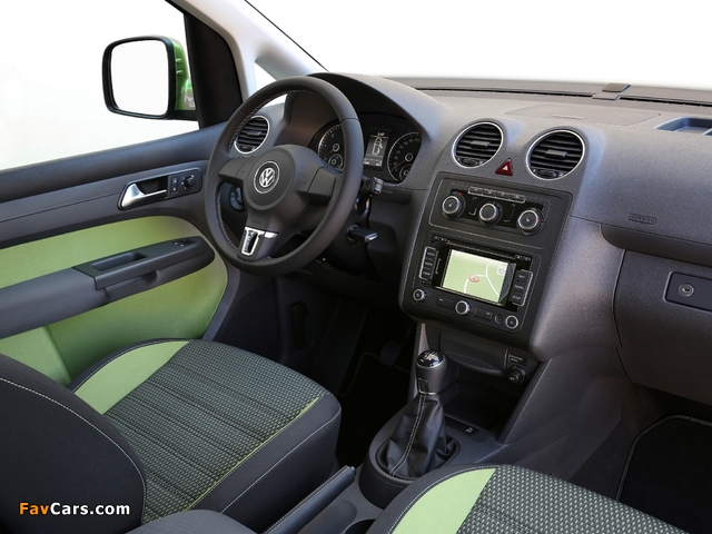 Pictures of Volkswagen Cross Caddy (Type 2K) 2012 (640 x 480)