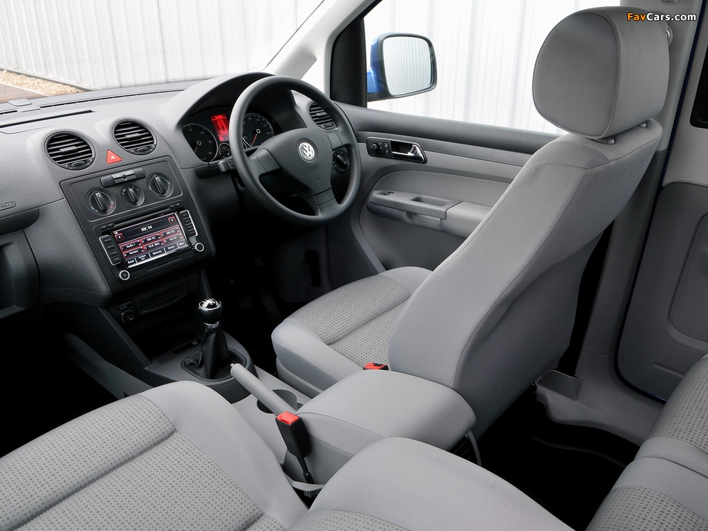 Volkswagen Caddy Maxi Life UK-spec (Type 2K) 2007–10 images (1024 x 768)