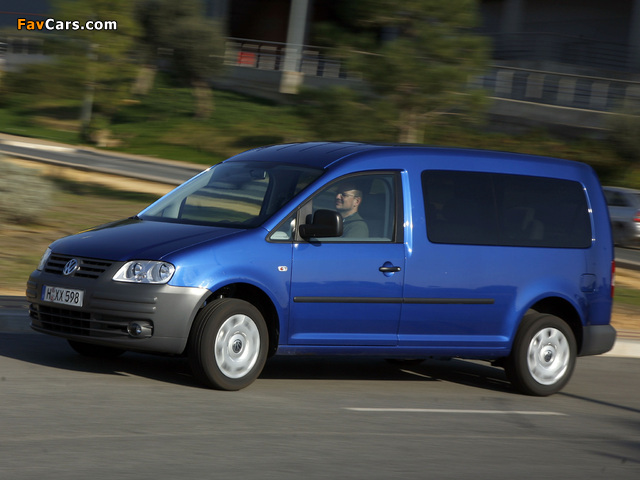 Volkswagen Caddy Combi Maxi (Type 2K) 2007–10 pictures (640 x 480)