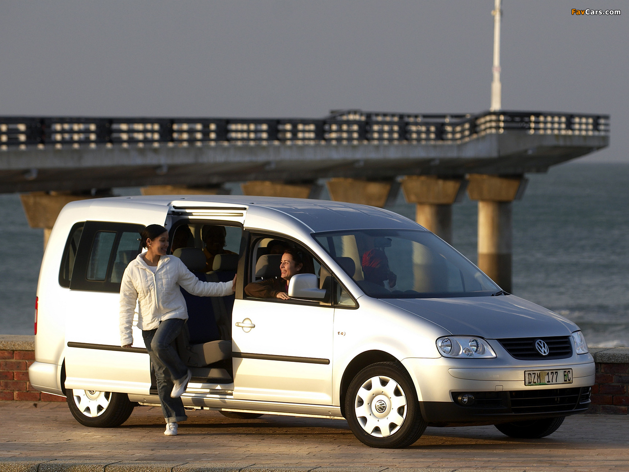Volkswagen Caddy Maxi Life ZA-spec (Type 2K) 2007–10 pictures (1280 x 960)