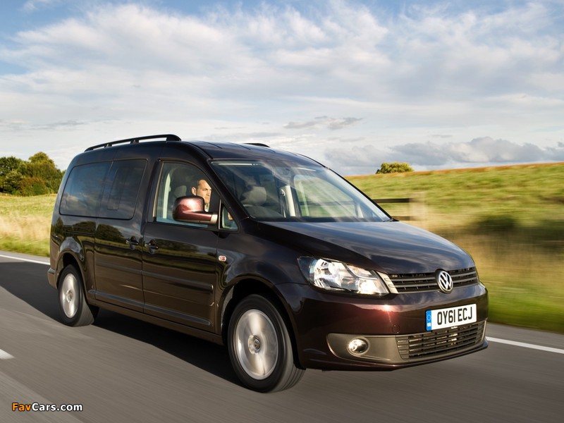 Volkswagen Caddy Maxi Life UK-spec (Type 2K) 2010 photos (800 x 600)