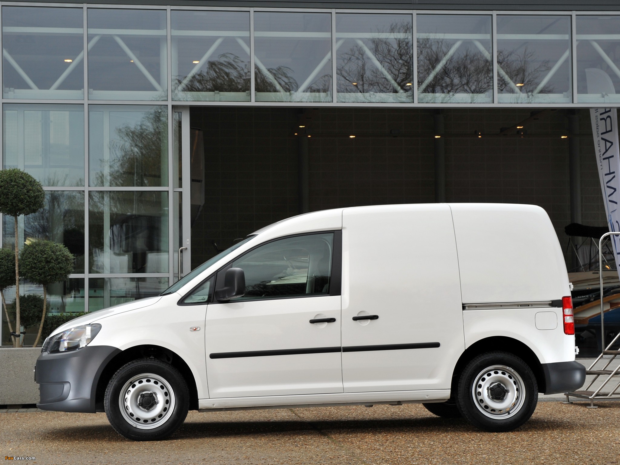 Volkswagen Caddy Kasten UK-spec (Type 2K) 2010 pictures (2048 x 1536)