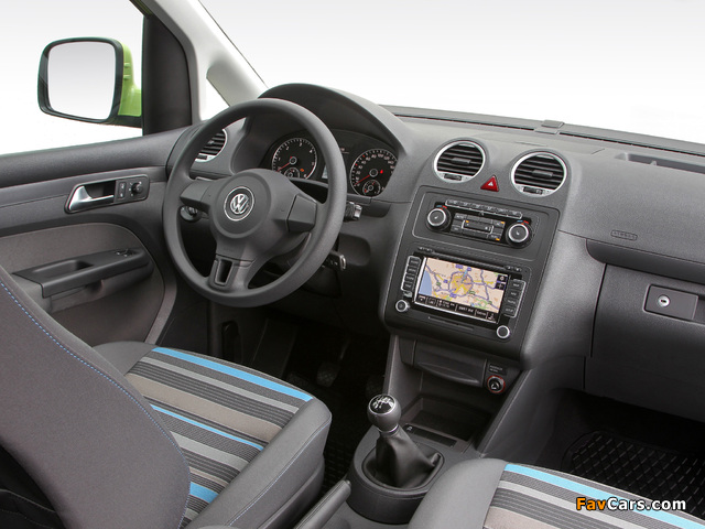 Volkswagen Caddy Tramper Maxi (Type 2K) 2010 wallpapers (640 x 480)