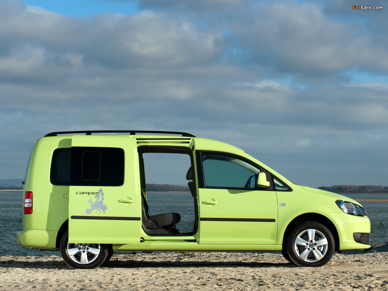 Volkswagen Caddy Camper UK-spec (Type 2K) 2013 photos (1280 x 960)