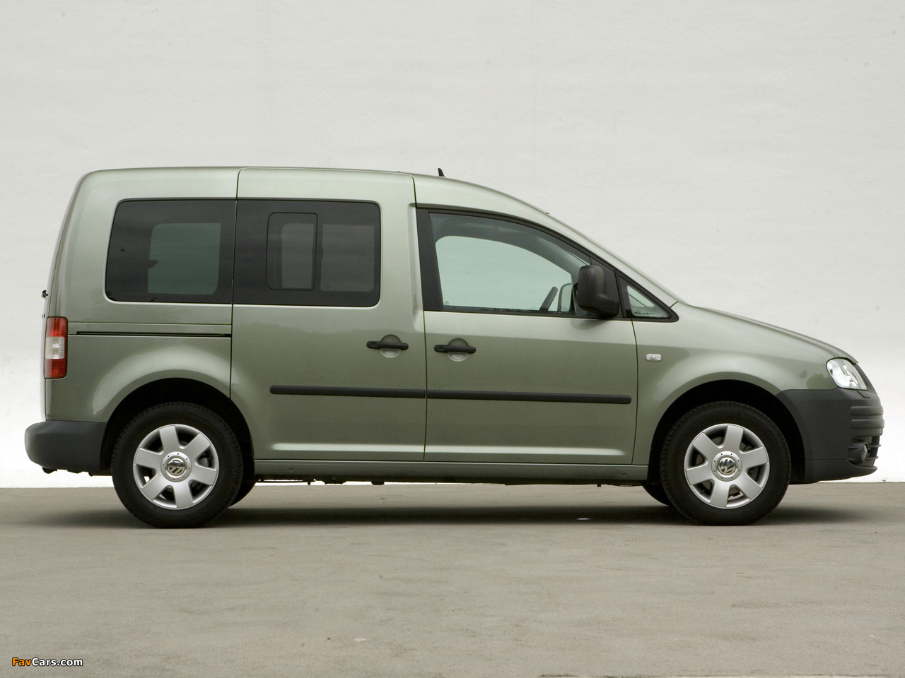 Volkswagen Caddy Life (Type 2K) 2004–10 wallpapers (1280 x 960)