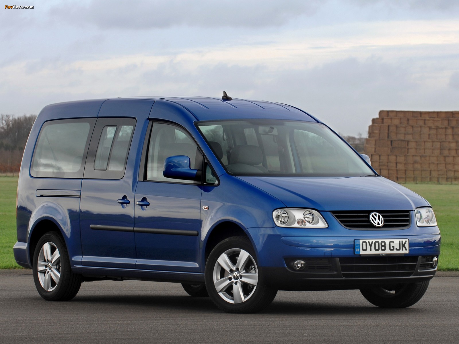 Volkswagen Caddy Maxi Life UK-spec (Type 2K) 2007–10 wallpapers (1600 x 1200)