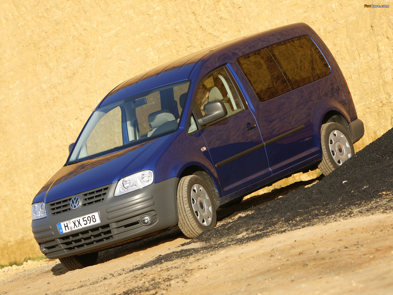Volkswagen Caddy Combi Maxi (Type 2K) 2007–10 wallpapers (1600 x 1200)