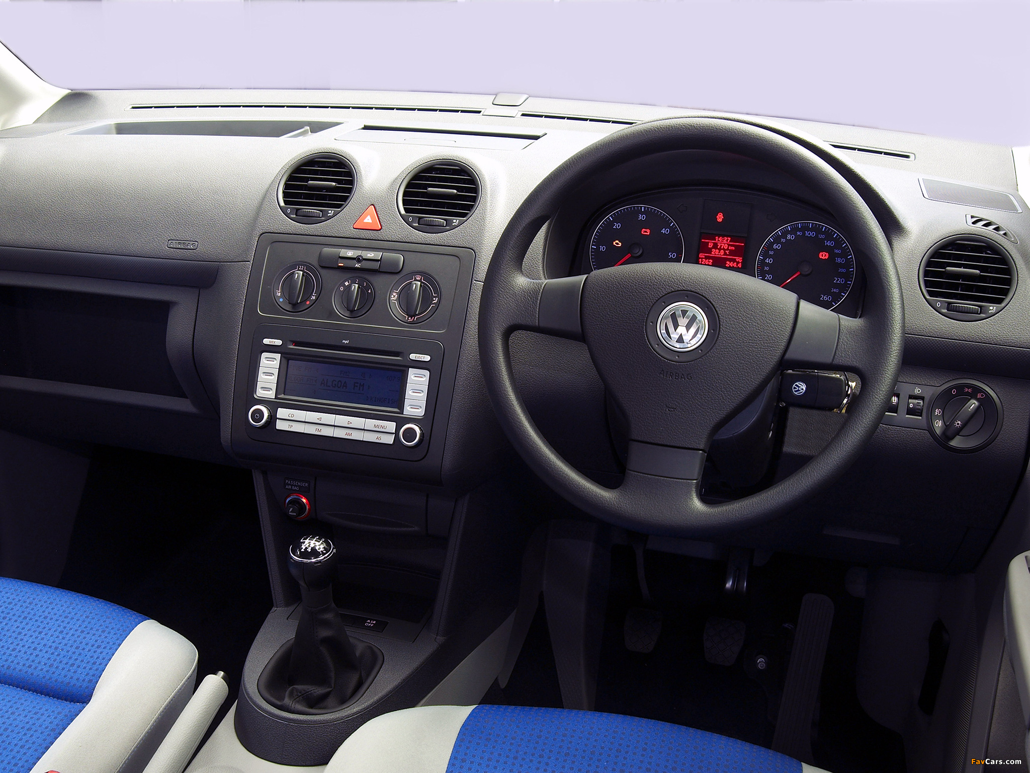 Volkswagen Caddy Maxi Life ZA-spec (Type 2K) 2007–10 wallpapers (2048 x 1536)