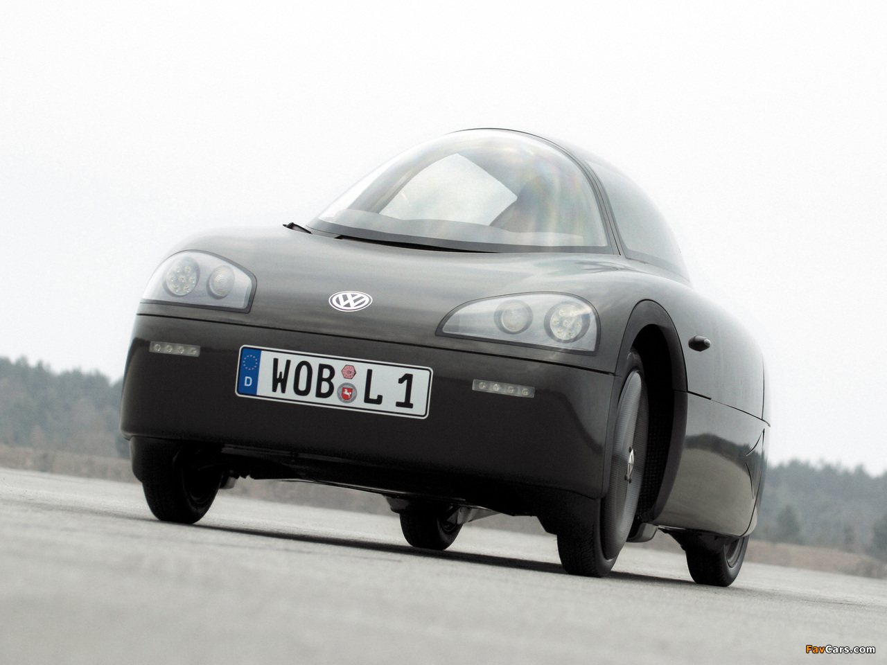 Photos of Volkswagen 1 Liter Car Concept 2003 (1280 x 960)