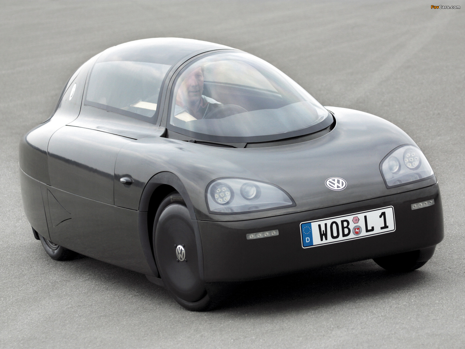 Photos of Volkswagen 1 Liter Car Concept 2003 (1600 x 1200)
