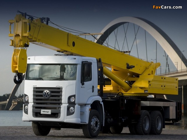 Volkswagen Constellation 31.260 Crane 2011 wallpapers (640 x 480)