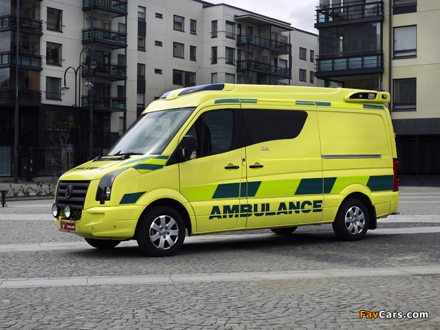 Images of Tamlans Volkswagen Crafter Ambulance 2006–11 (640 x 480)