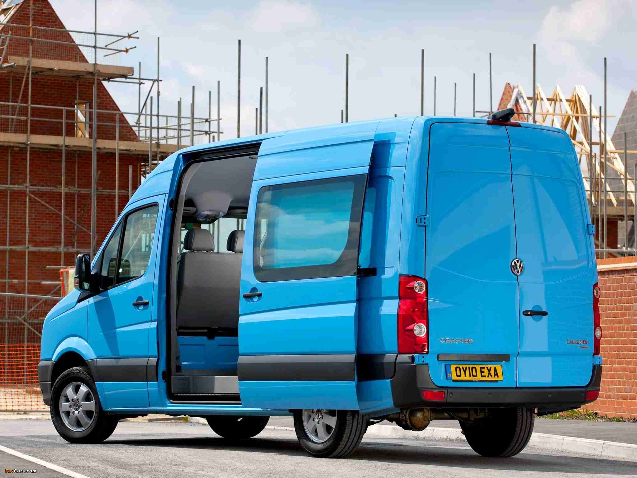 Images of Volkswagen Crafter High Roof Kombi UK-spec 2006–11 (2048 x 1536)