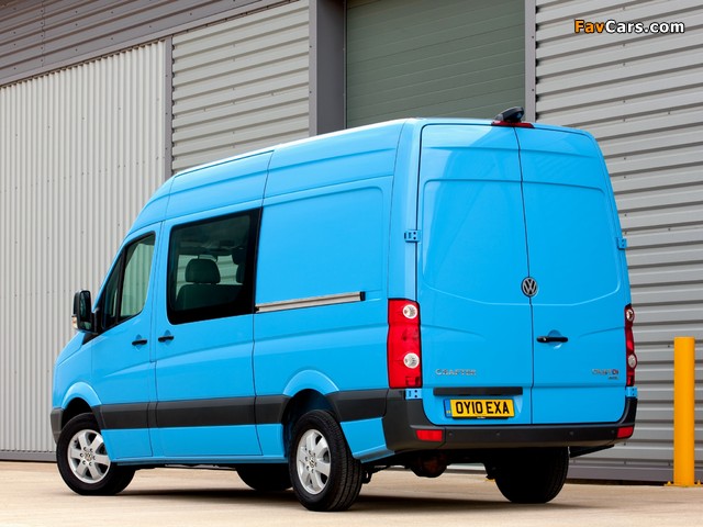 Images of Volkswagen Crafter High Roof Kombi UK-spec 2006–11 (640 x 480)