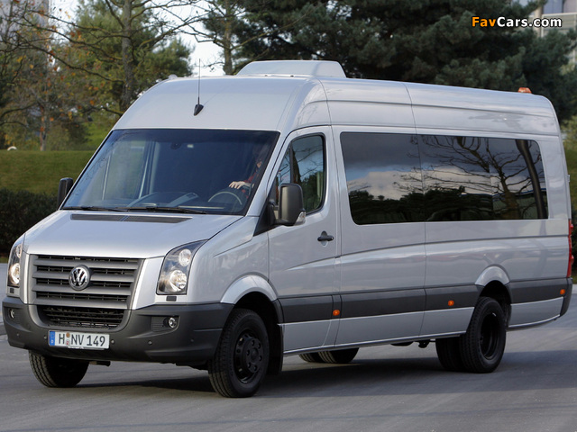 Images of Volkswagen Crafter LWB High Roof Bus 2006–11 (640 x 480)