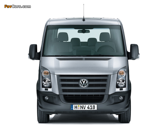 Photos of Volkswagen Crafter Bus 2006–11 (640 x 480)