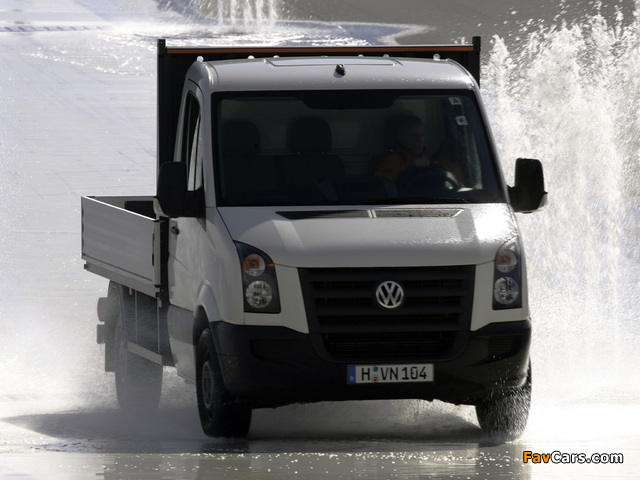 Pictures of Volkswagen Crafter LWB Pickup 2006–11 (640 x 480)