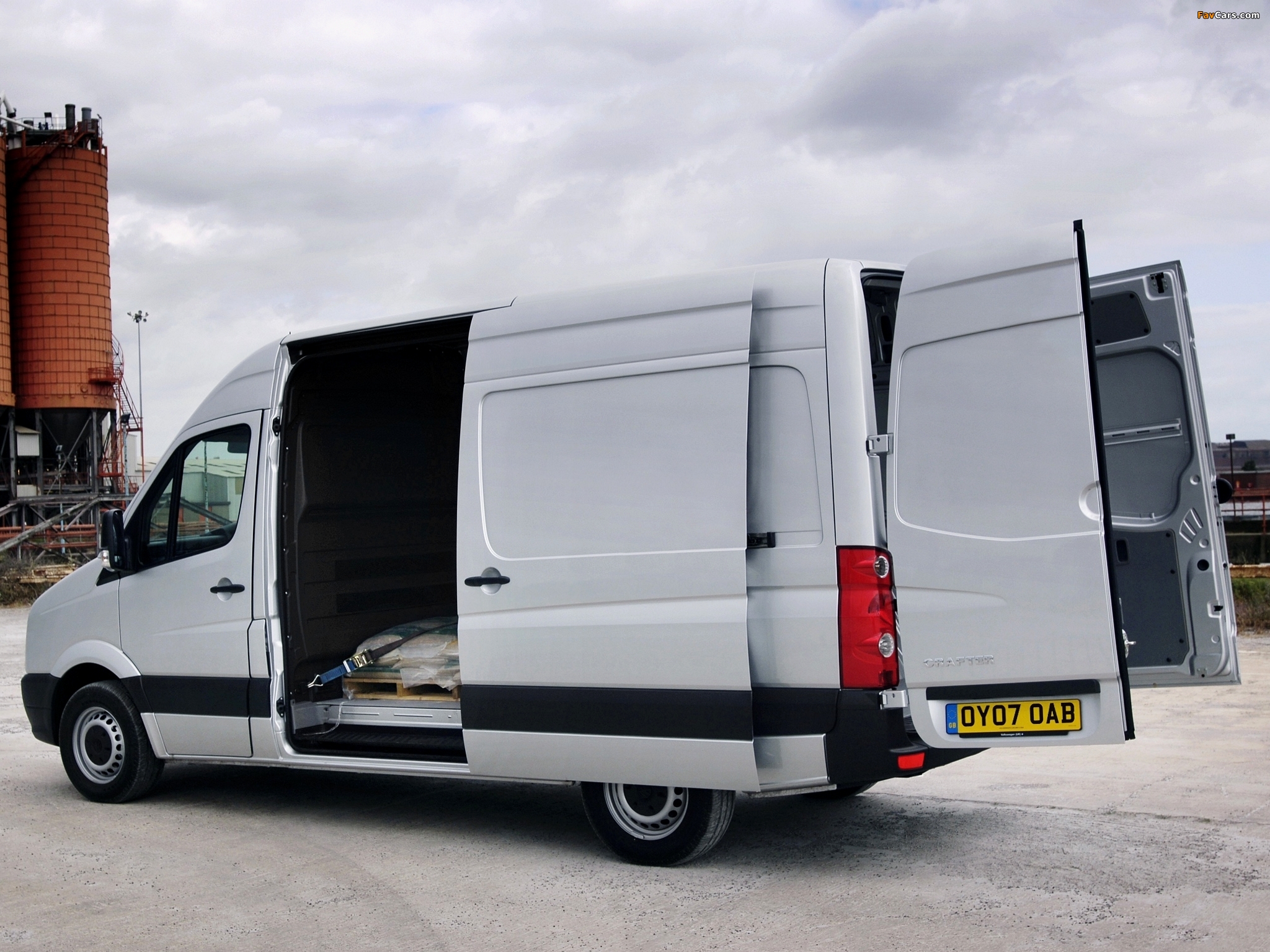 Pictures of Volkswagen Crafter High Roof Van UK-spec 2006–11 (2048 x 1536)