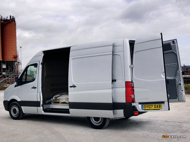 Pictures of Volkswagen Crafter High Roof Van UK-spec 2006–11 (800 x 600)