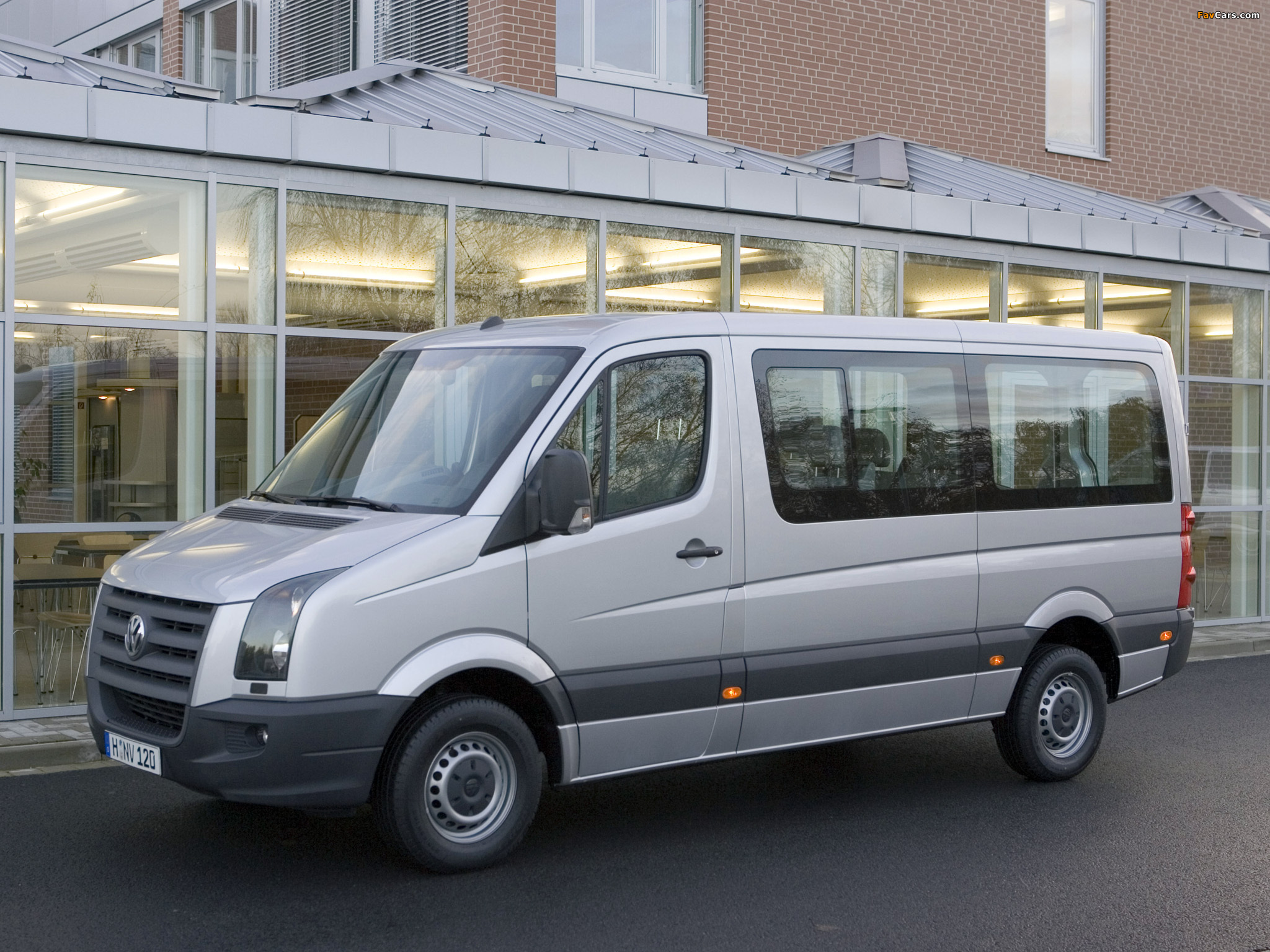 Pictures of Volkswagen Crafter Bus 2006–11 (2048 x 1536)