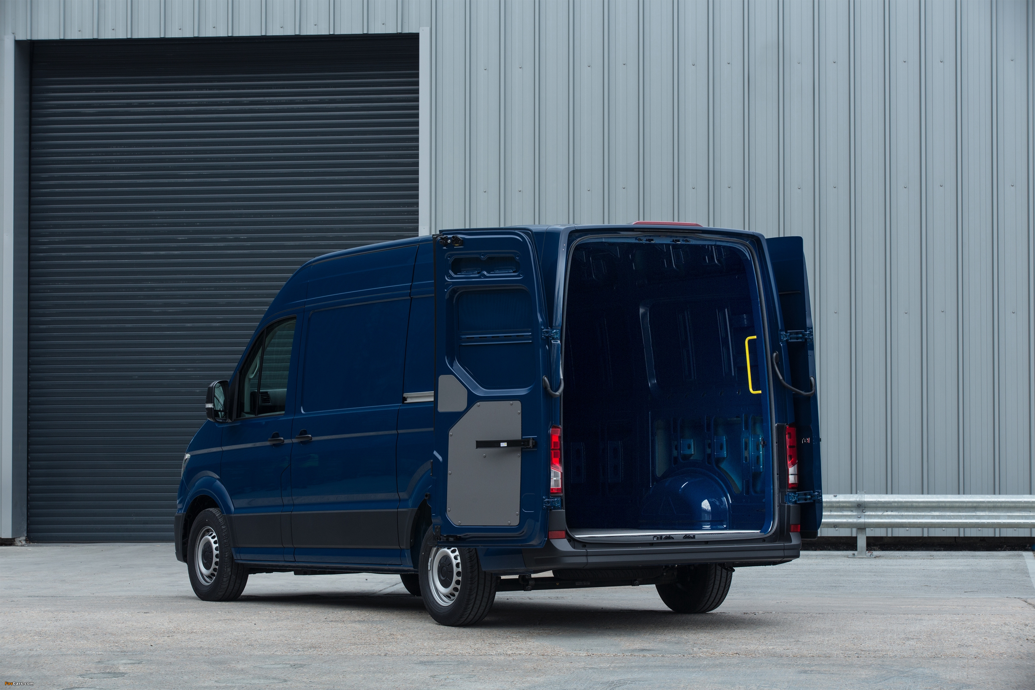 Pictures of Volkswagen Crafter High Roof Van UK-spec 2017 (3600 x 2400)