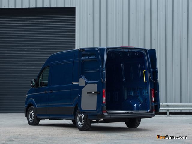 Pictures of Volkswagen Crafter High Roof Van UK-spec 2017 (640 x 480)