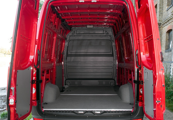 Volkswagen Crafter High Roof Van UK-spec 2006–11 images