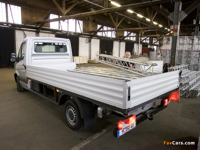 Volkswagen Crafter LWB Pickup 2006–11 photos (640 x 480)