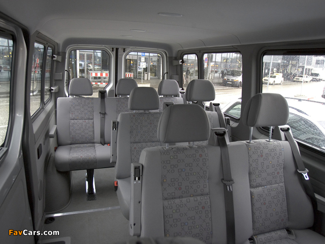 Volkswagen Crafter High Roof Bus 2006–11 photos (640 x 480)