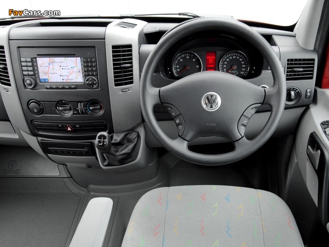 Volkswagen Crafter Double Cab Pickup UK-spec 2006–11 wallpapers (640 x 480)